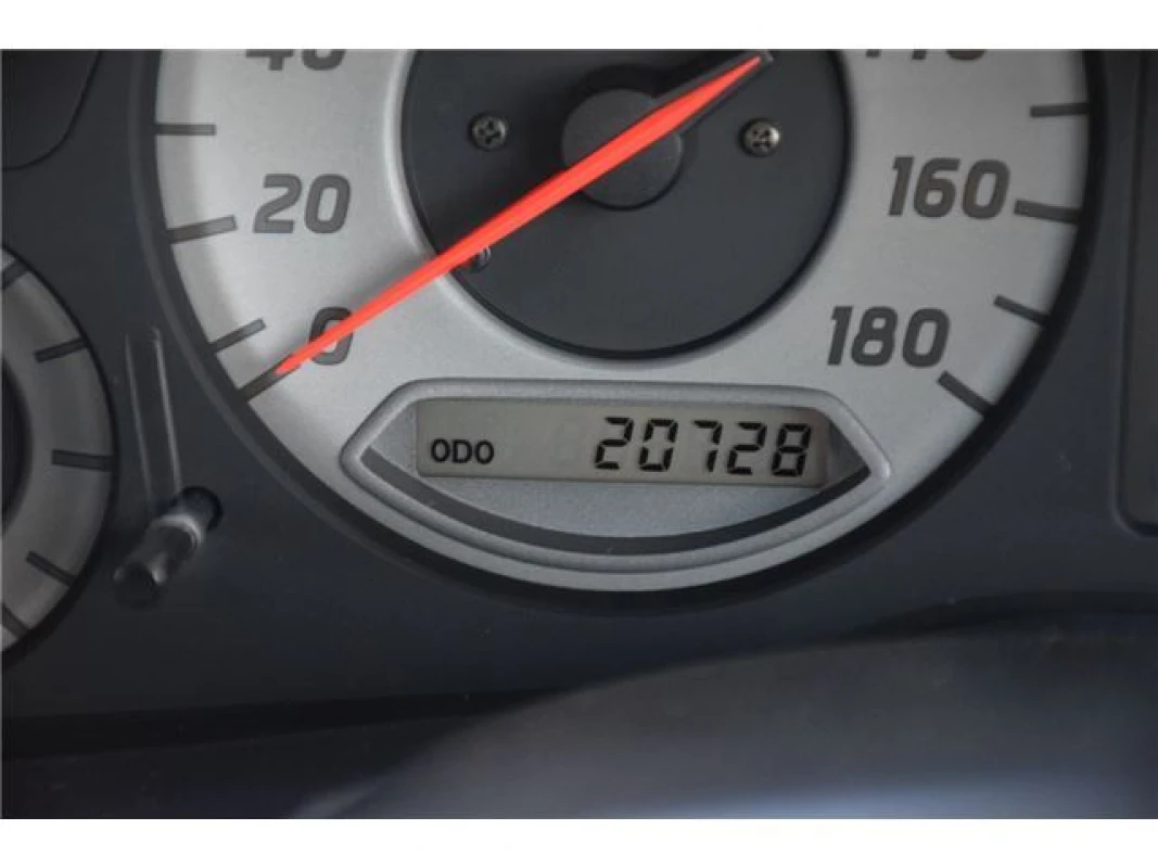 Nissan Skyline 2001 - Thumbnail 24