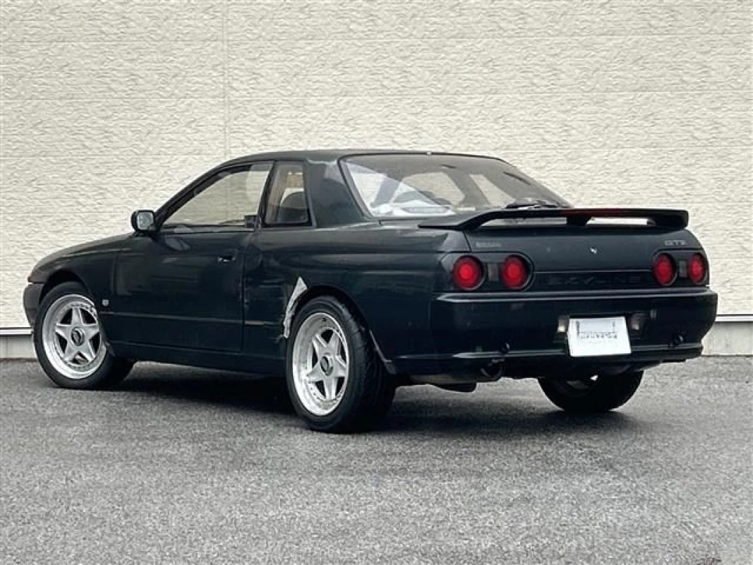 Nissan Nissan Skyline - View 2
