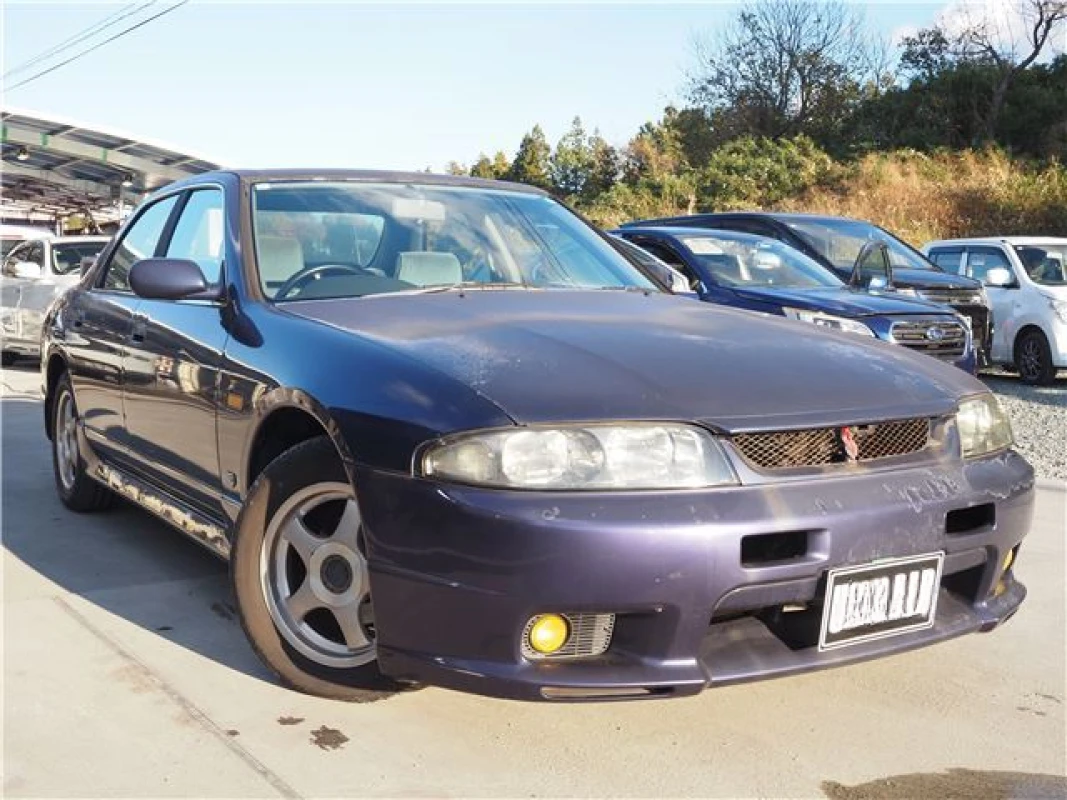 Nissan Nissan Skyline HR33 - View 1
