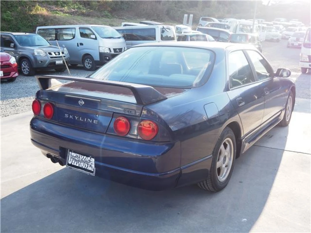 Nissan Nissan Skyline HR33 - View 2