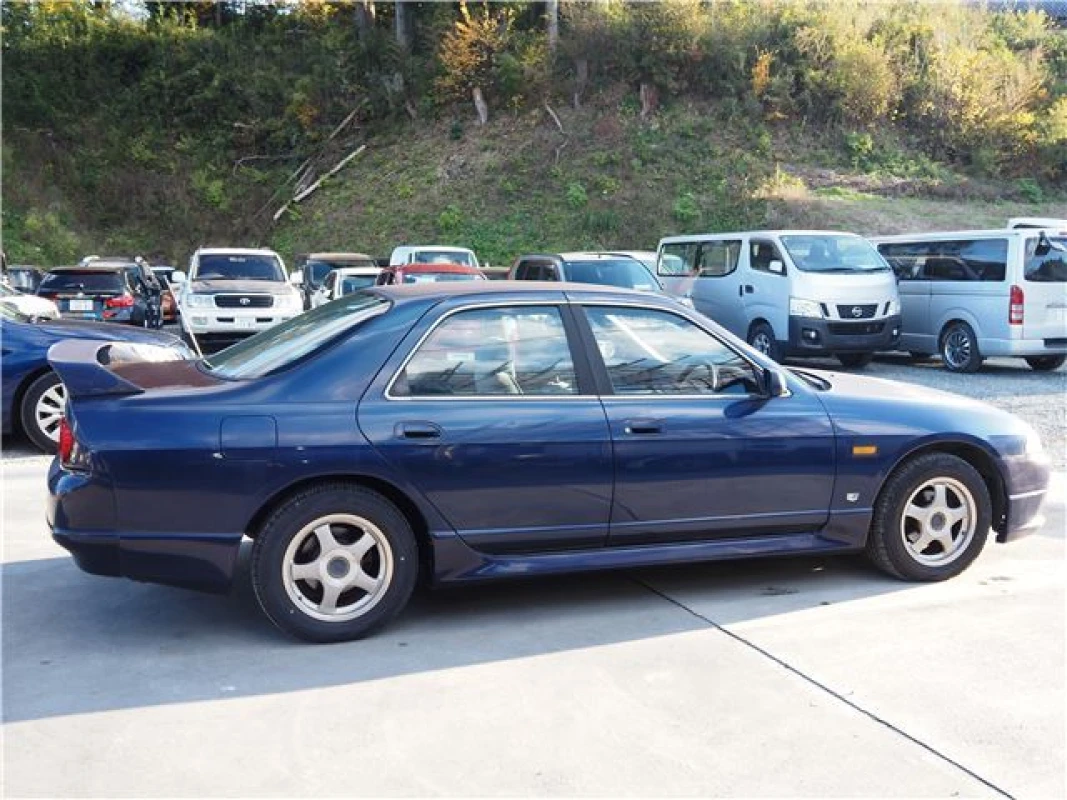 Nissan Skyline 1995 - Thumbnail 9