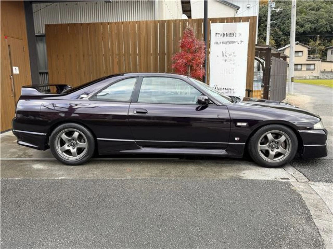 Nissan Skyline 1997 - Thumbnail 8