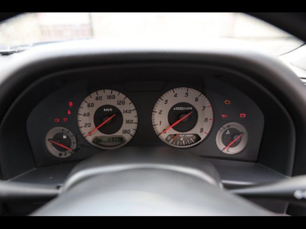 Nissan Skyline 2000 - Thumbnail 22