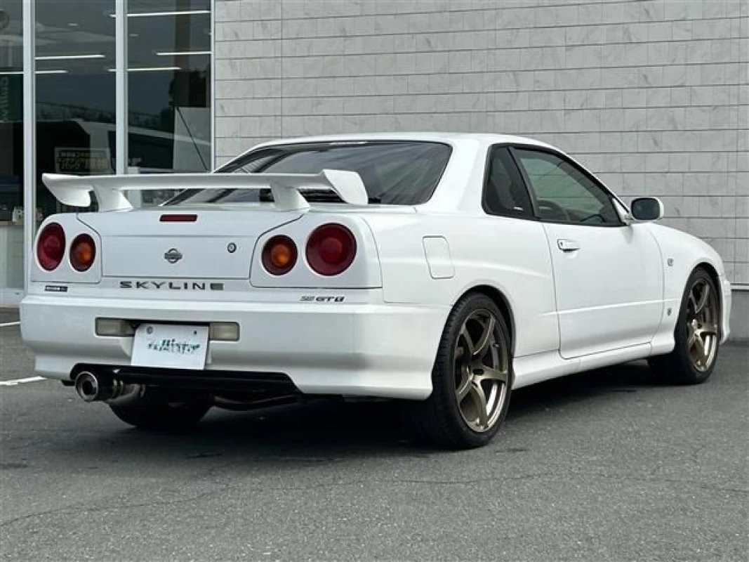 Nissan Nissan Skyline - View 3