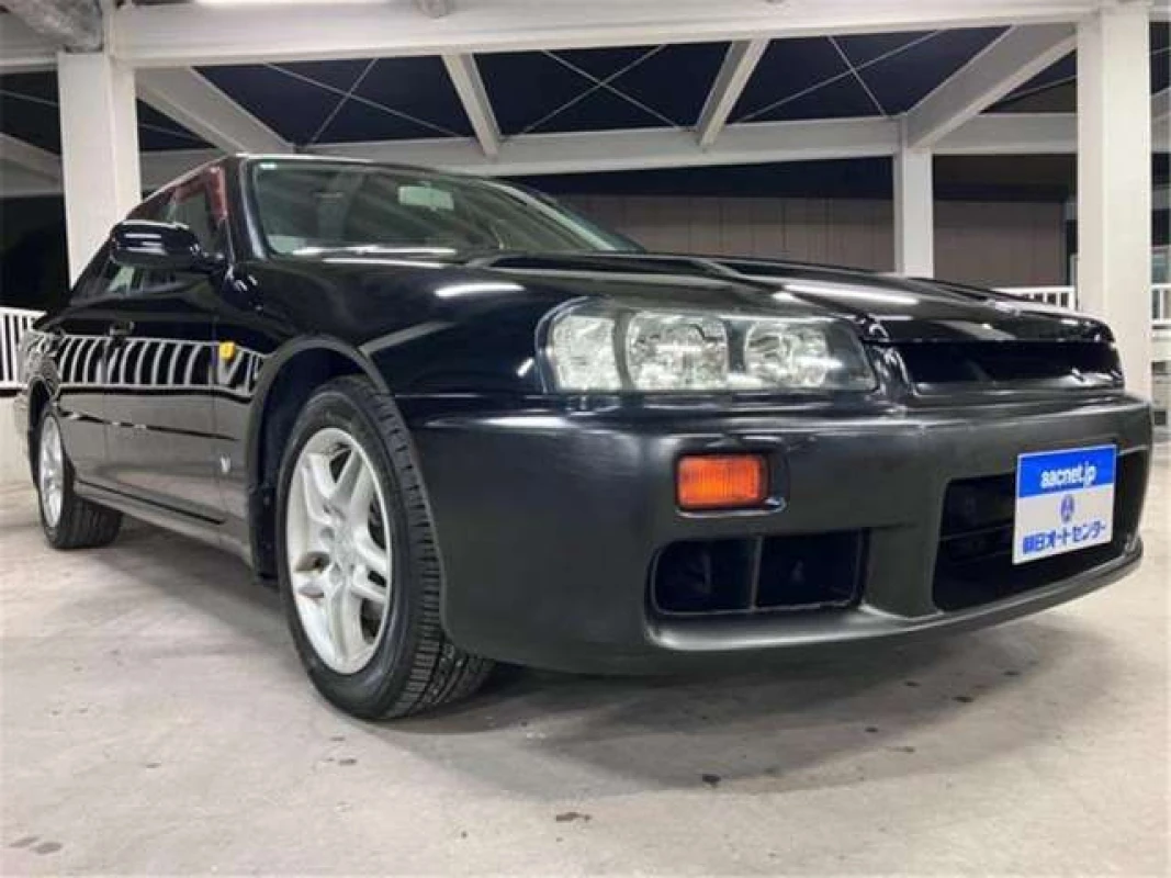 Nissan Nissan Skyline - View 2