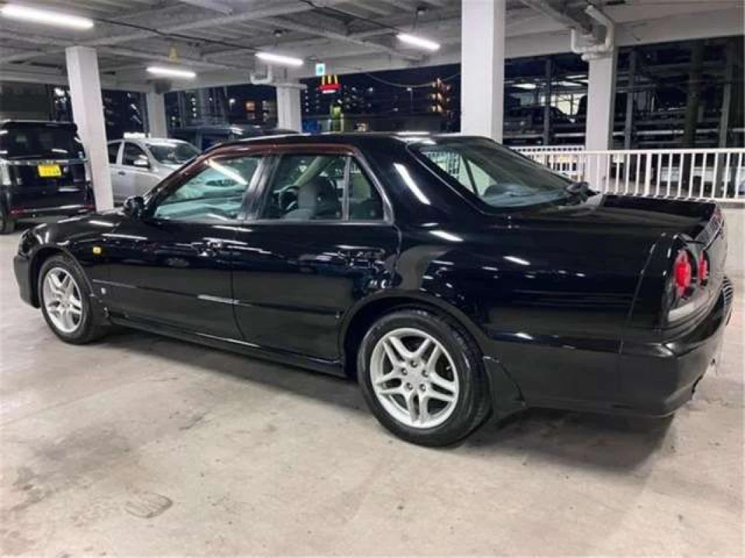 Nissan Skyline 2000 - Thumbnail 6