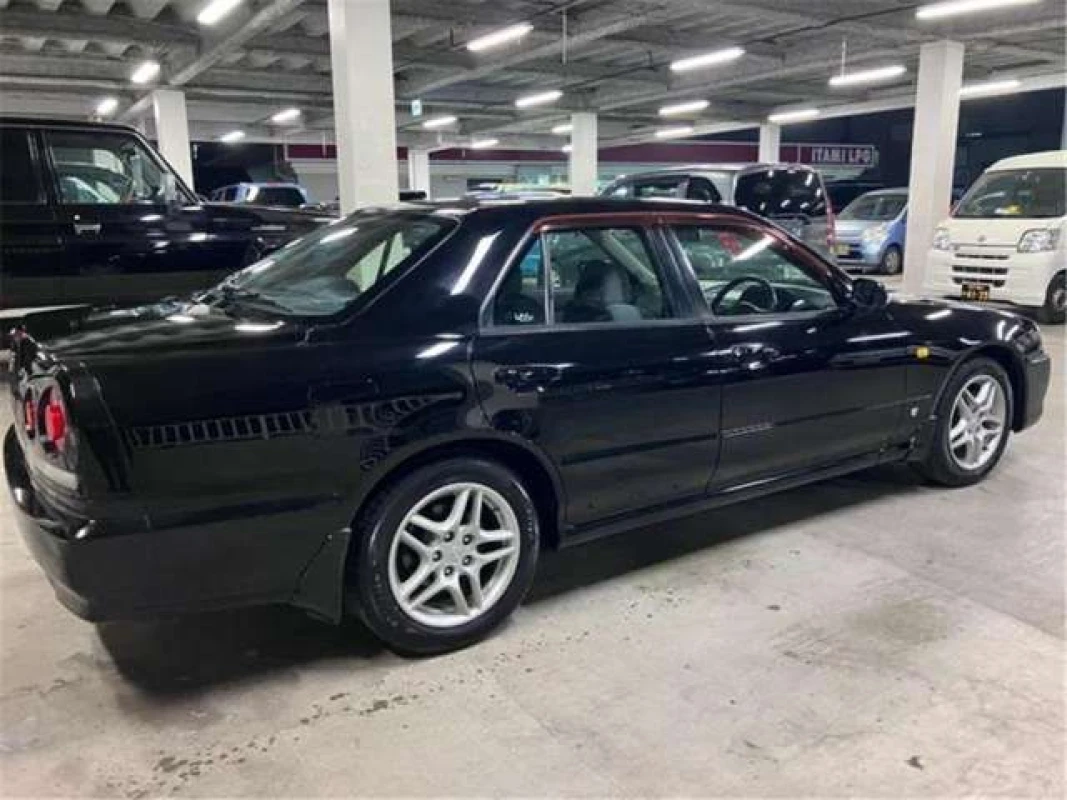 Nissan Skyline 2000 - Thumbnail 8
