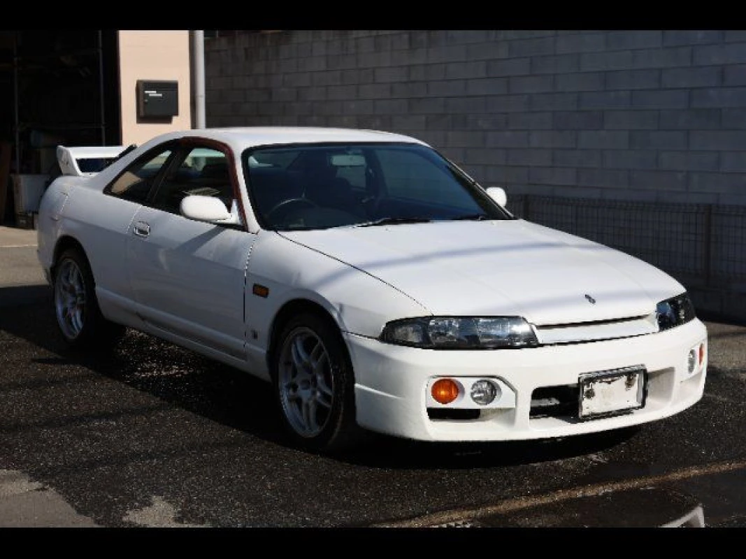 Nissan Nissan Skyline - View 1