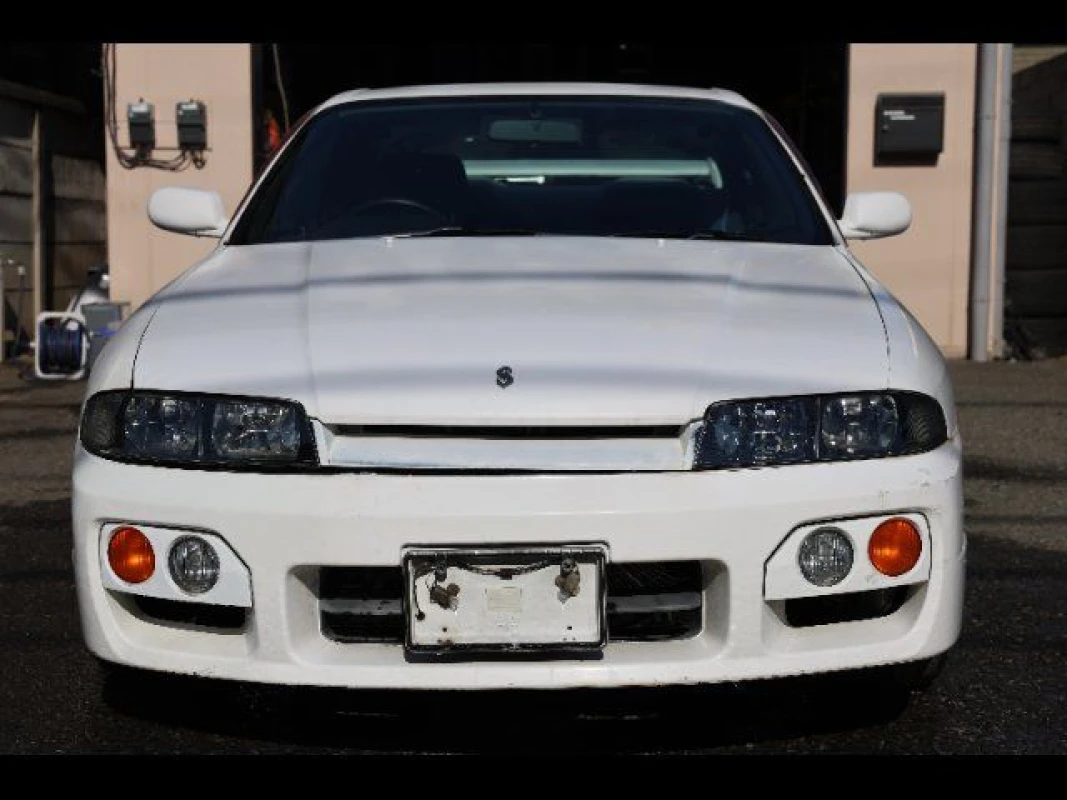 Nissan Nissan Skyline - View 2