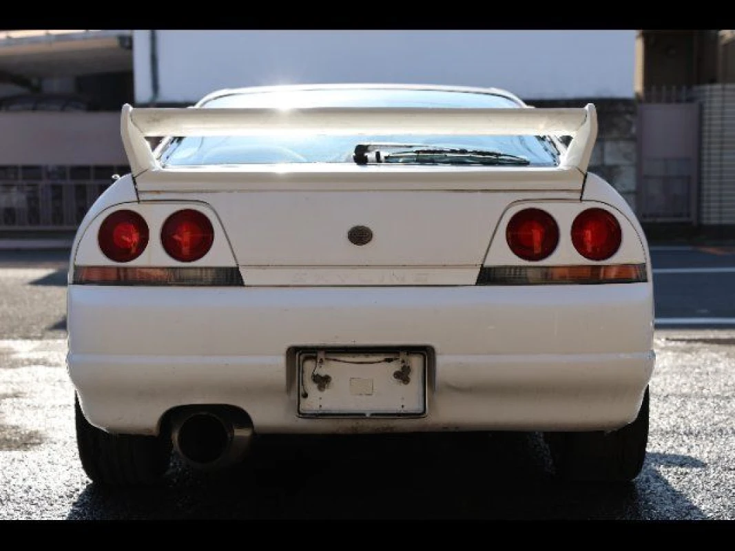 Nissan Nissan Skyline - View 3