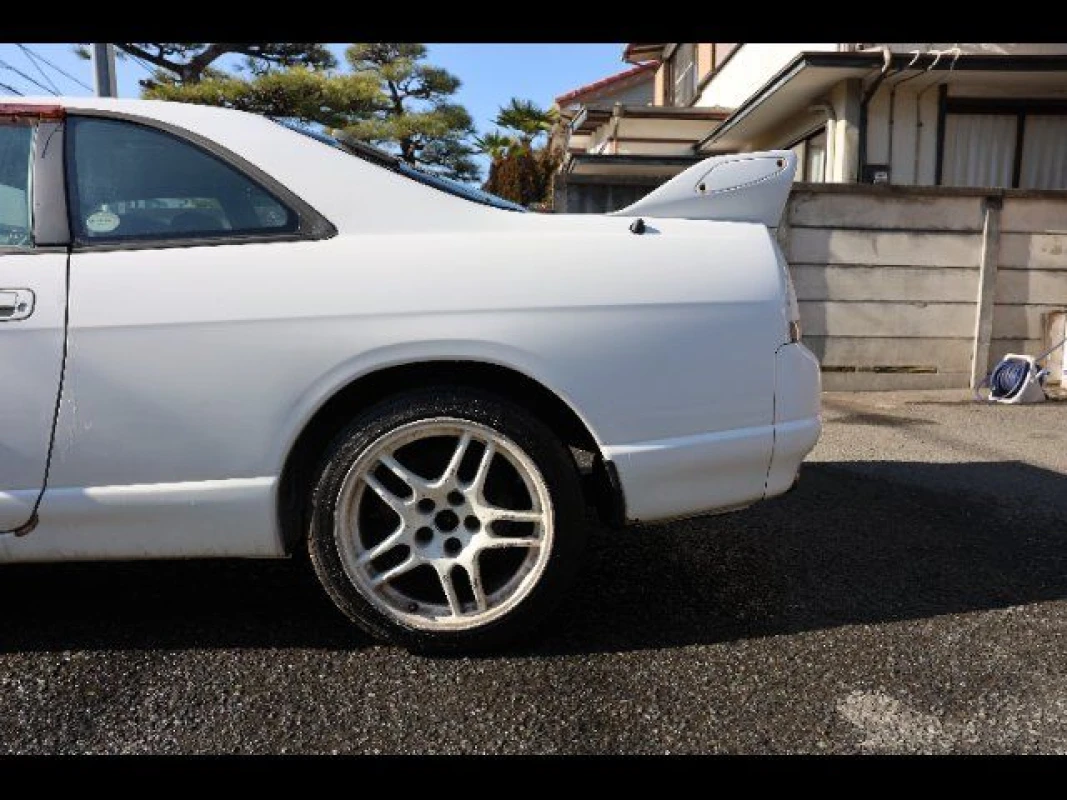 Nissan Skyline 1996 - Gallery View