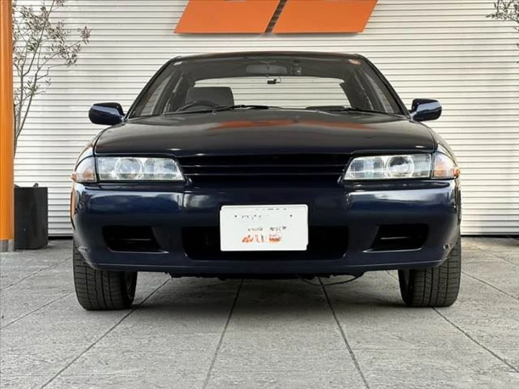 Nissan Nissan Skyline - View 2