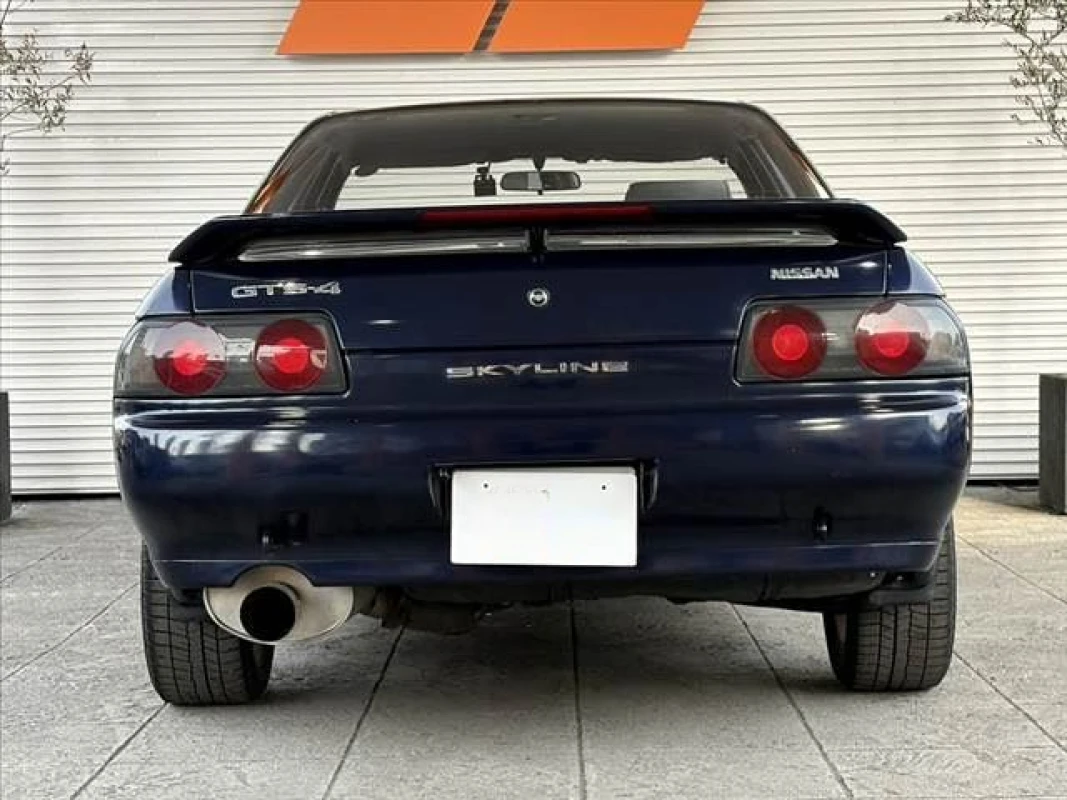 Nissan Nissan Skyline - View 5