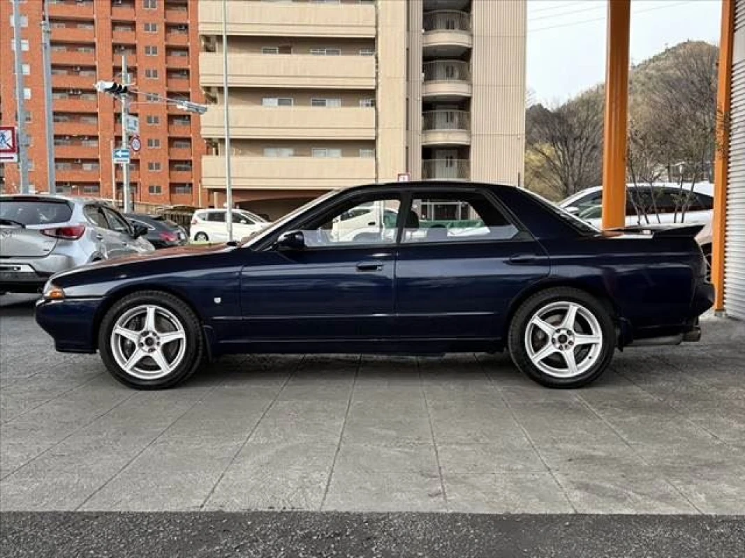 Nissan Skyline 1989 - Thumbnail 9