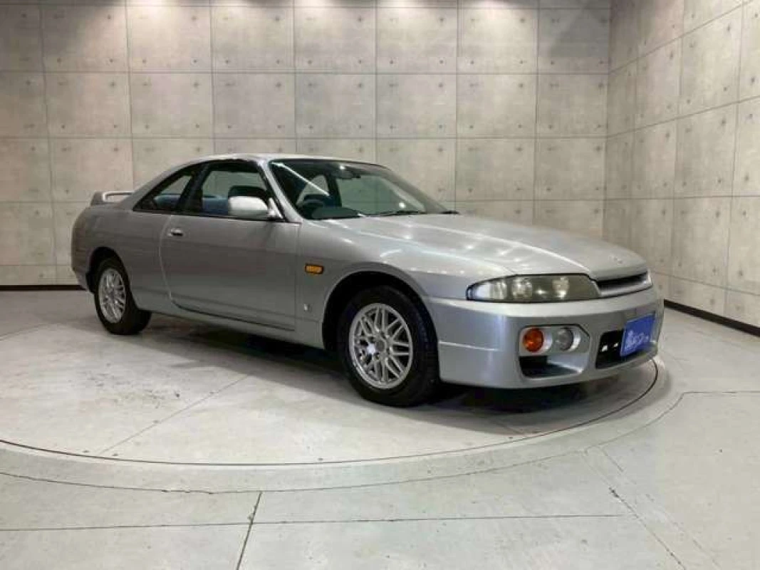 Nissan Nissan Skyline - View 1