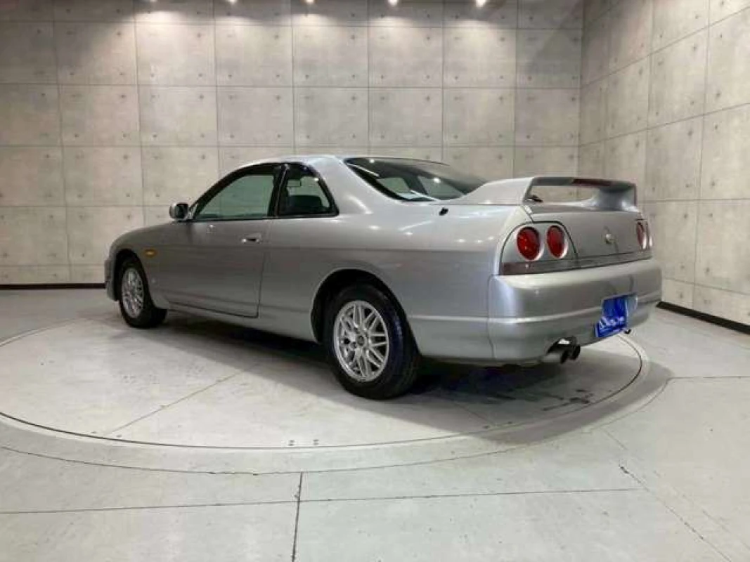 Nissan Nissan Skyline - View 4