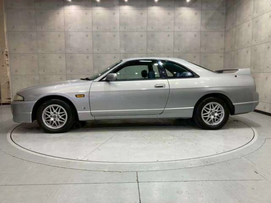 Nissan Skyline 1997 - Thumbnail 6