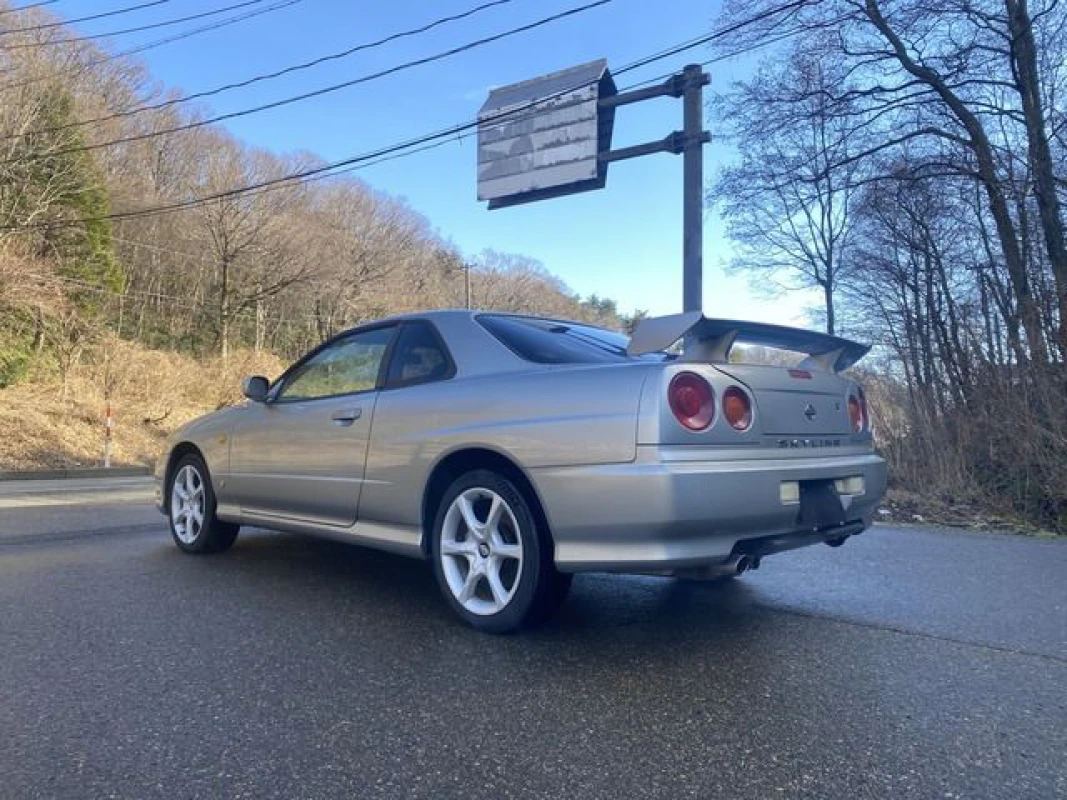 Nissan Skyline 2000 - Thumbnail 11