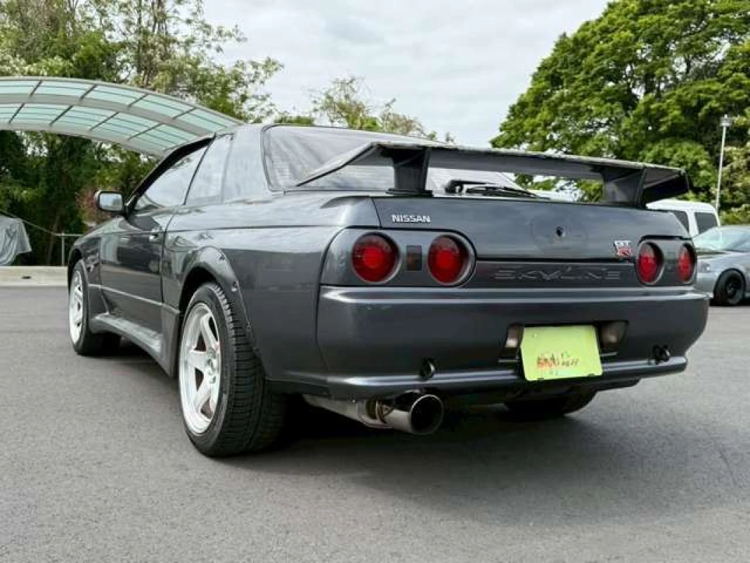 Nissan Nissan Skyline - View 2