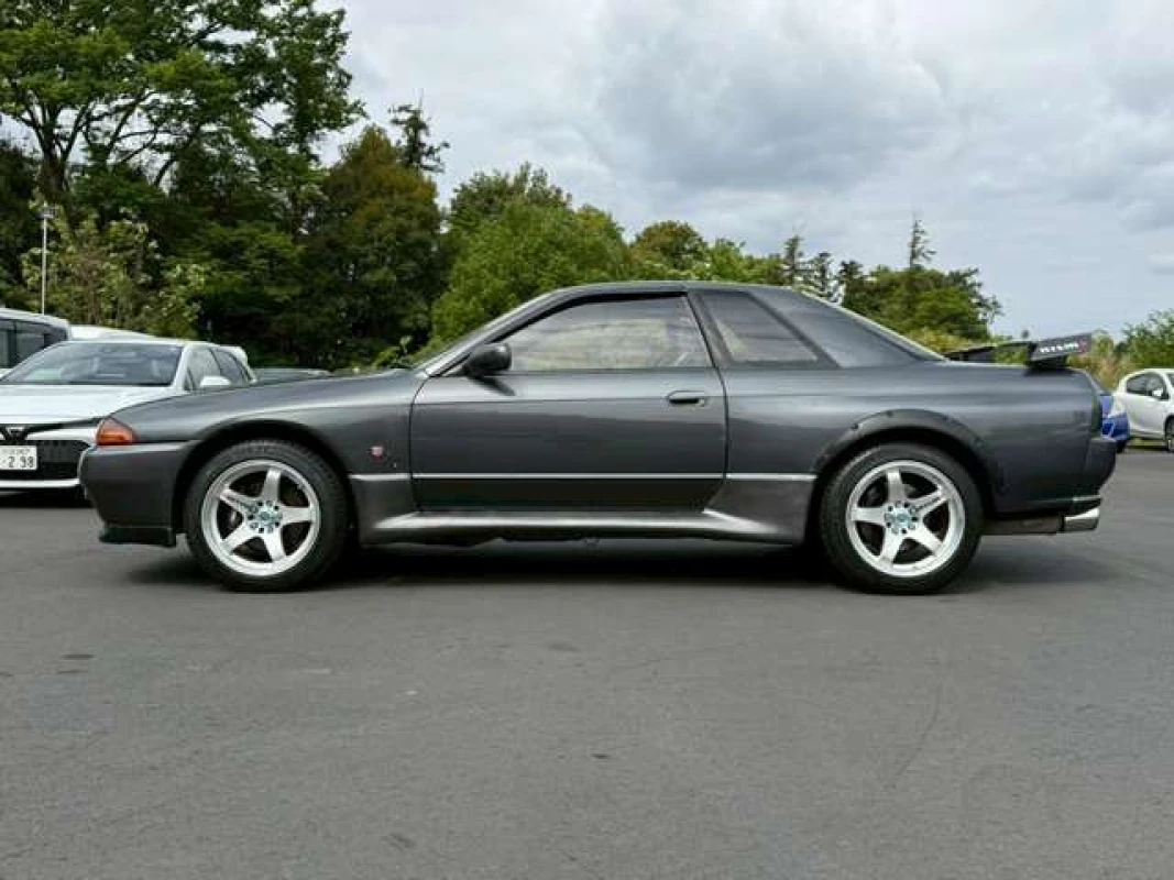 Nissan Skyline 1989 - Thumbnail 9