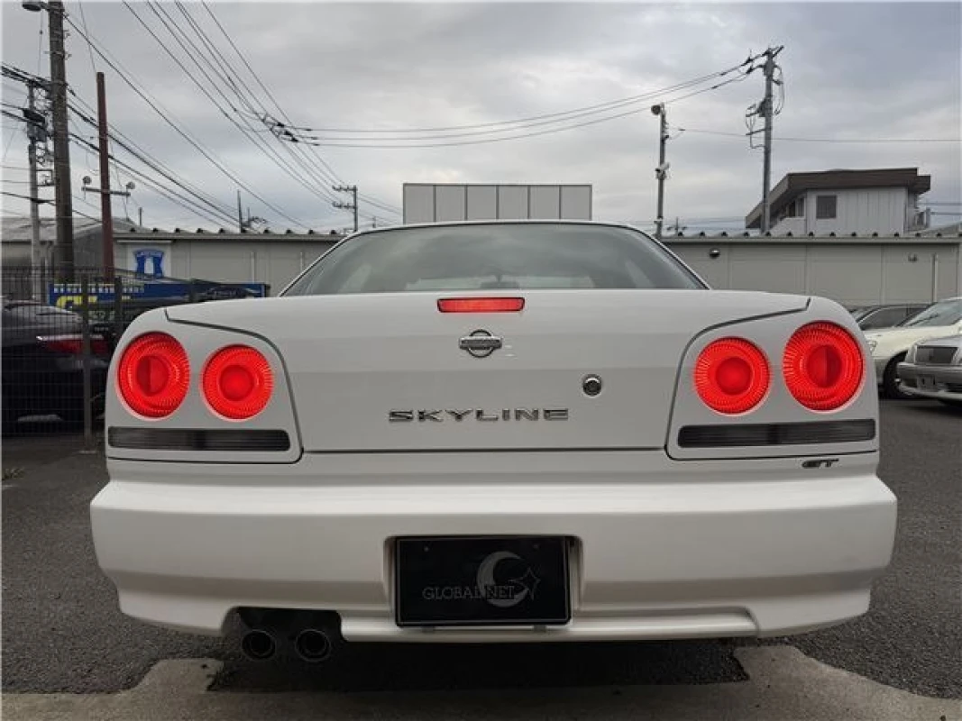 Nissan Nissan Skyline - View 3
