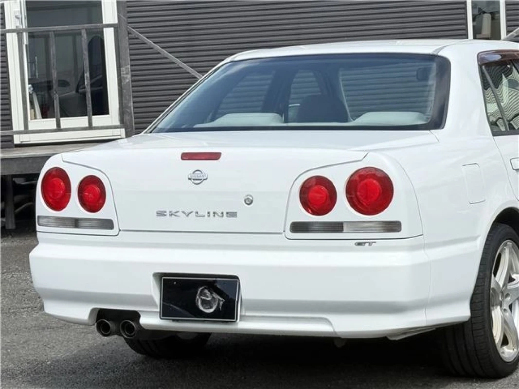 Nissan Nissan Skyline - View 5