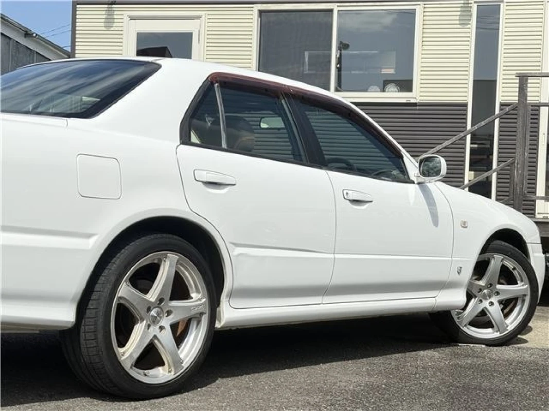 Nissan Skyline 2001 - Thumbnail 8