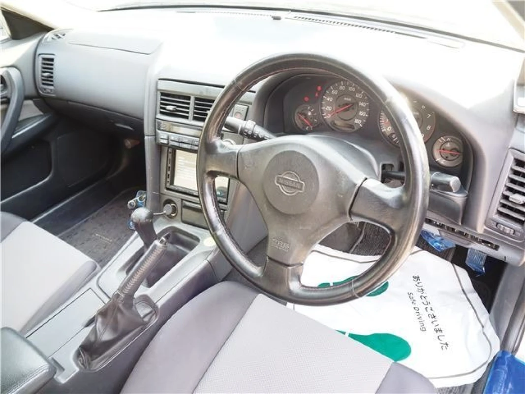 Nissan Skyline 2000 - Thumbnail 12