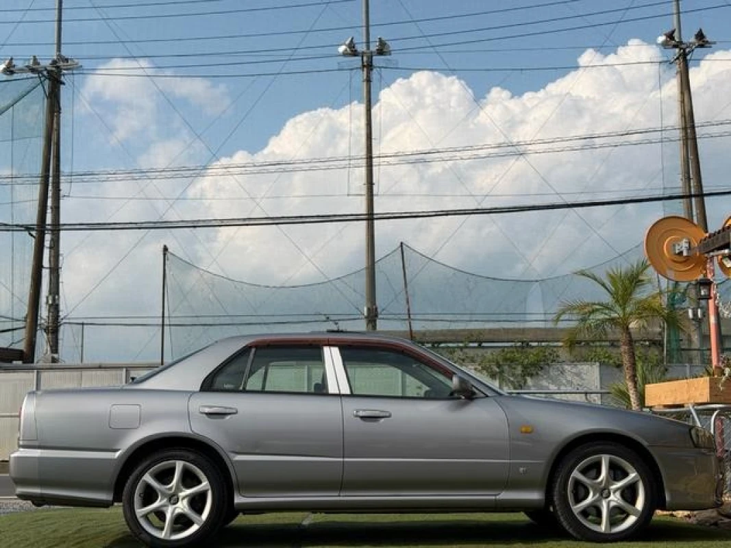 Skyline Nissan Skyline - View 3