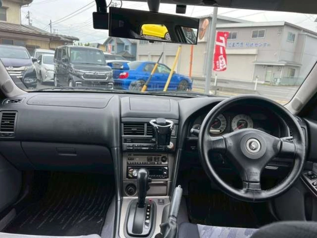Nissan Skyline 2000 - Thumbnail 10