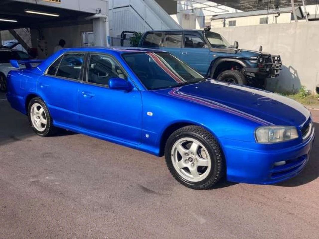 Nissan Nissan Skyline - View 2