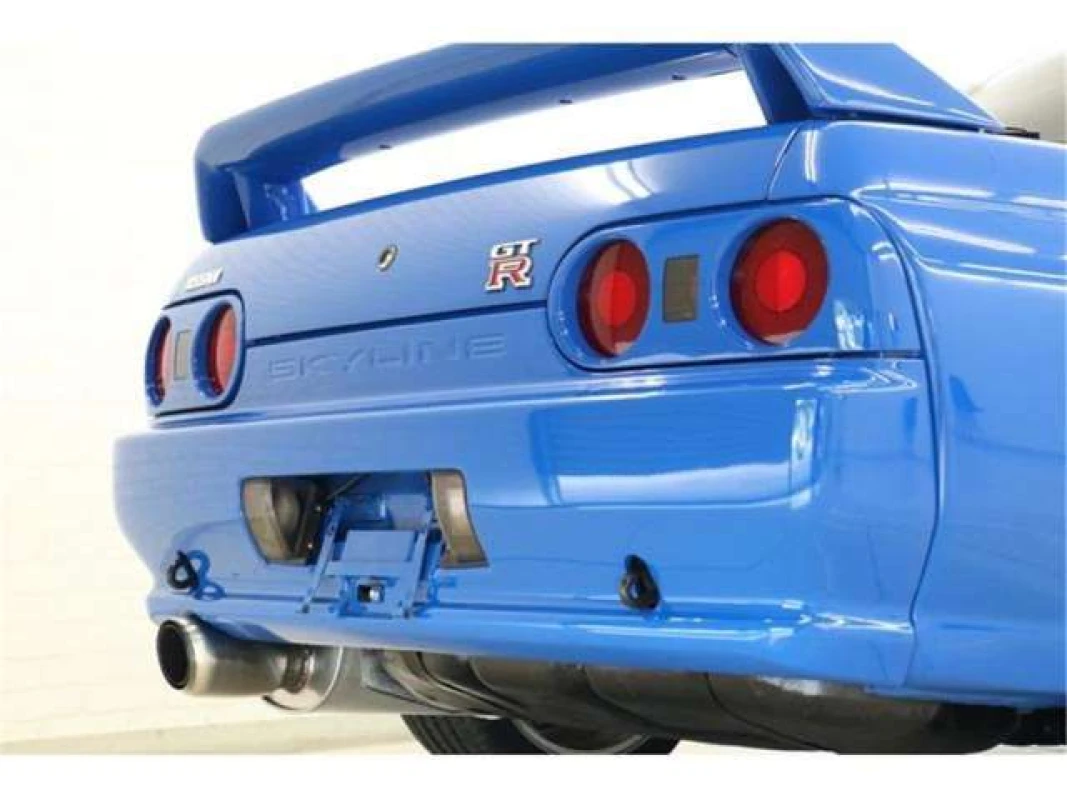 Nissan Nissan Skyline - View 2
