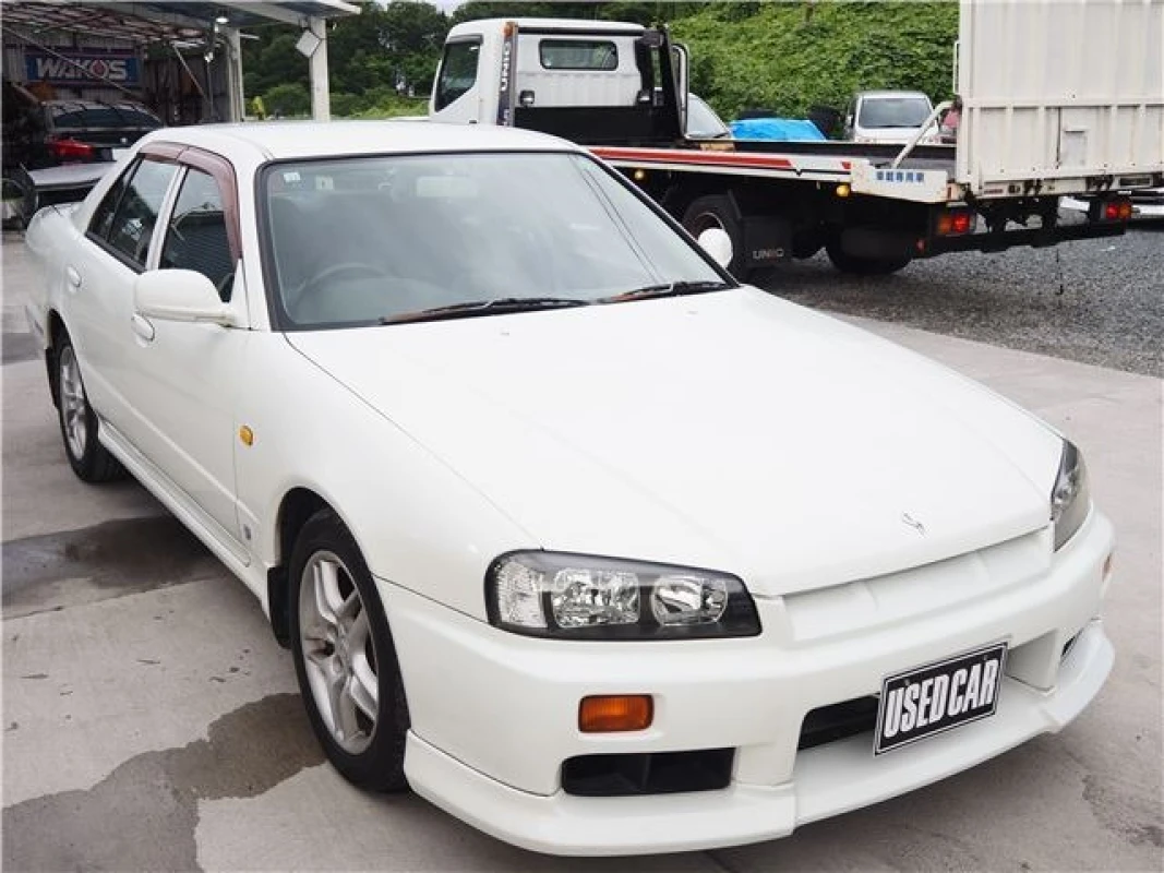 Nissan Nissan Skyline - View 3
