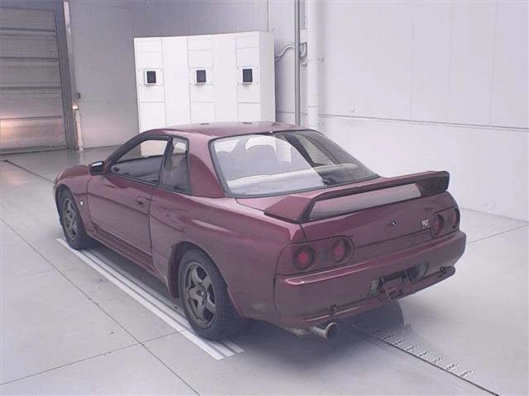 Nissan Nissan Skyline - View 2