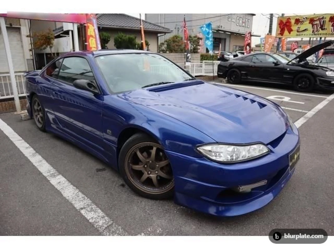 Nissan Nissan Skyline - View 3