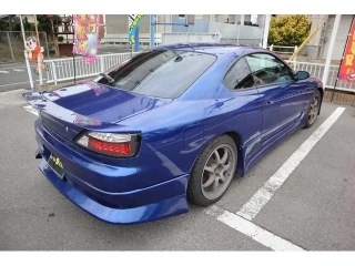 Nissan Nissan Skyline - View 4