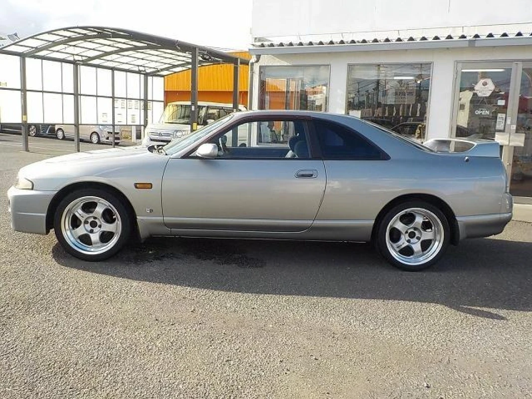 Nissan Skyline 1996 - Thumbnail 6
