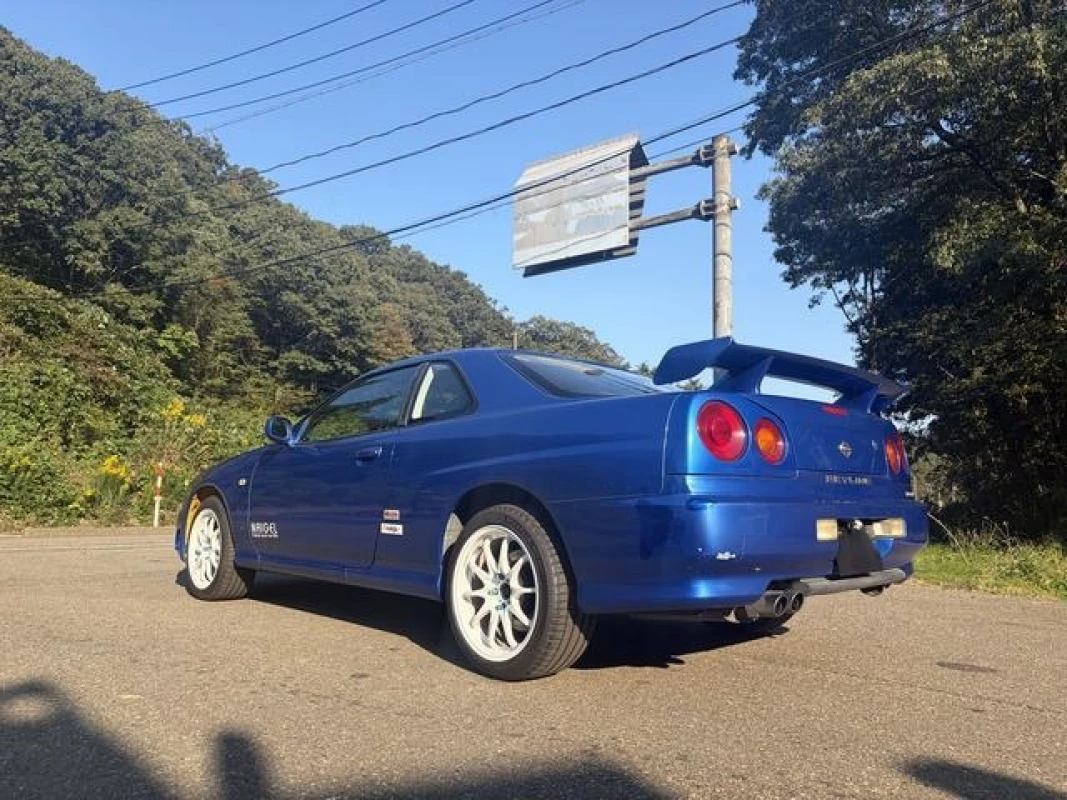 Nissan Skyline 2000 - Thumbnail 2
