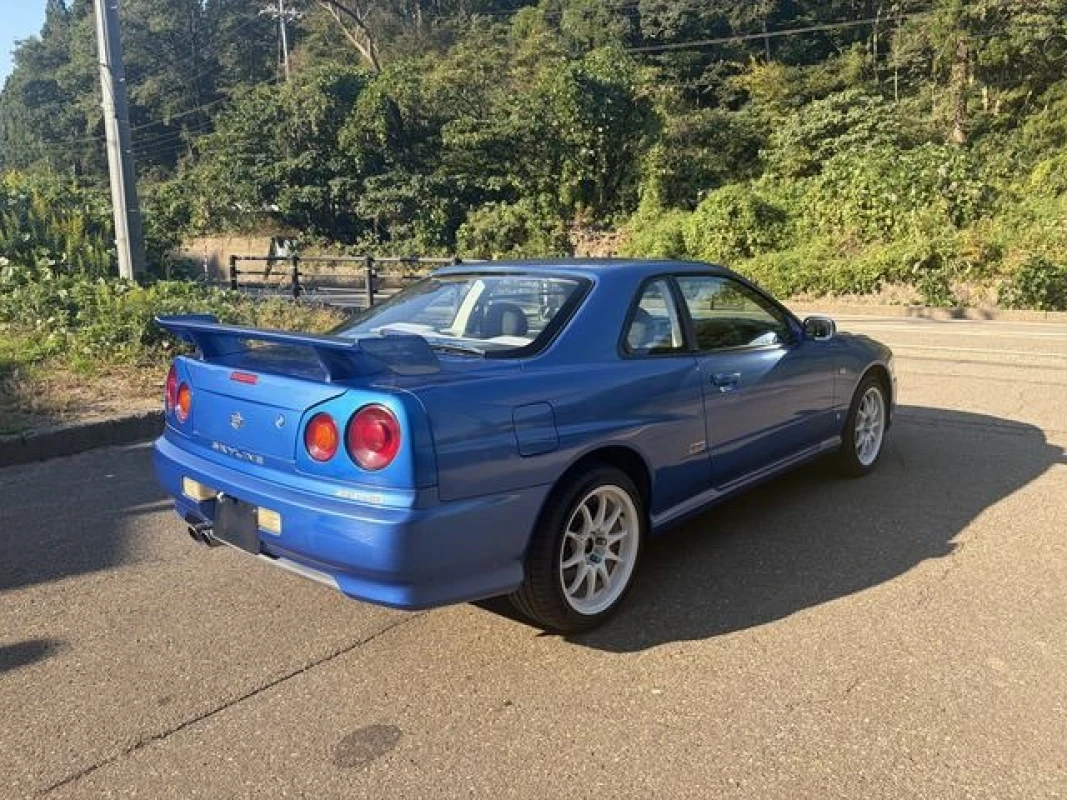 Nissan Skyline 2000 - Thumbnail 6