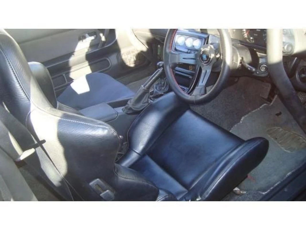 Nissan Skyline 1990 - Thumbnail 9