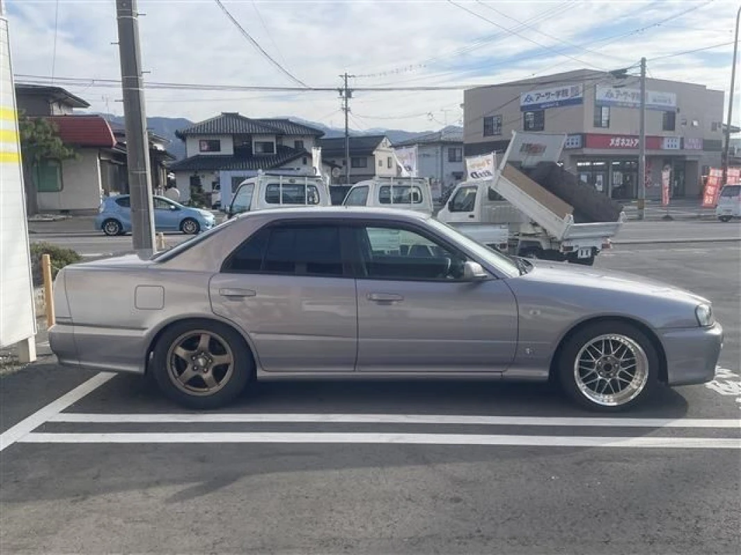 Nissan Skyline 2000 - Thumbnail 8