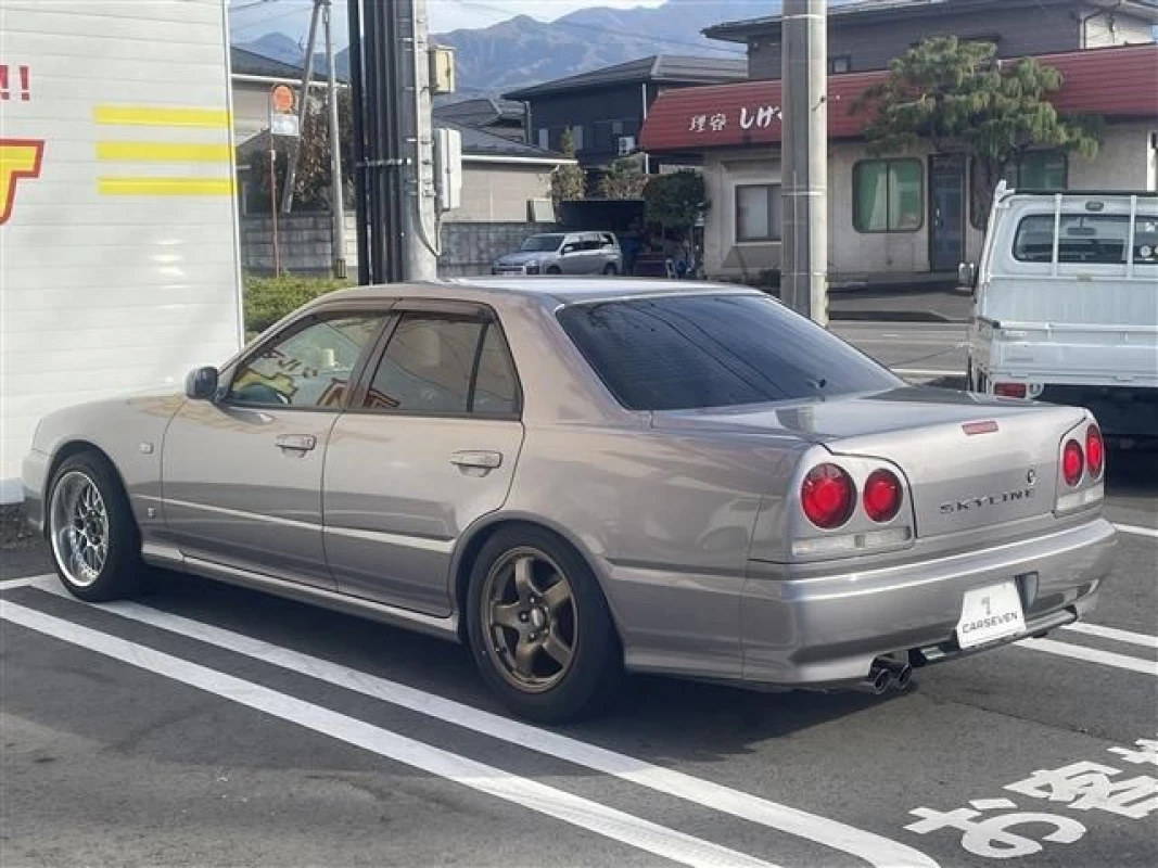 Nissan Skyline 2000 - Thumbnail 9