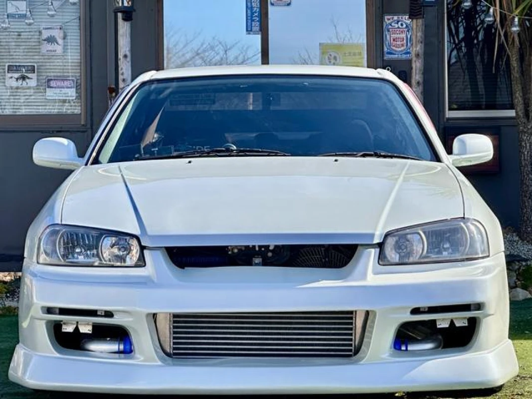 Nissan Nissan Skyline - View 2