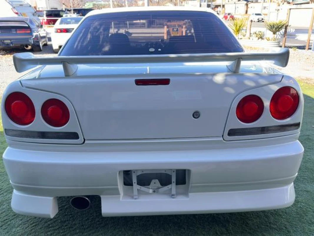 Nissan Nissan Skyline - View 3