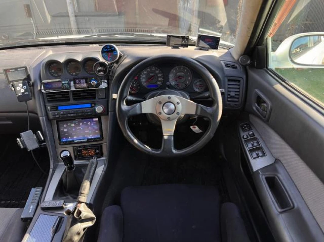 Nissan Skyline 1998 - Thumbnail 19