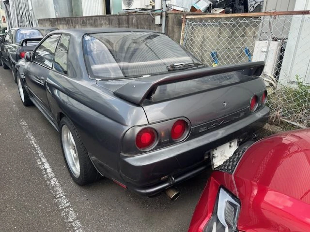 Nissan Nissan Skyline - View 2